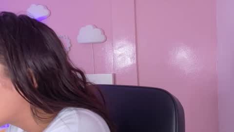 Kendra  online show from 10/16/25, 10:38