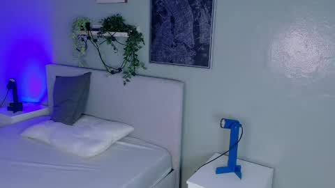 Kendra  online show from 04/04/26, 11:18