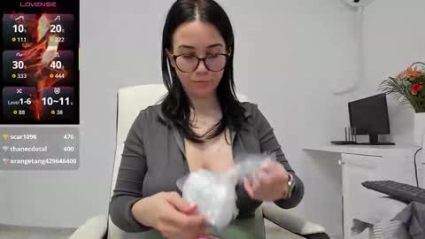 Snapshot of anayscaandy chatting on 03/02/26, 07:15 Andreea online show from 03/02/26, 07:15