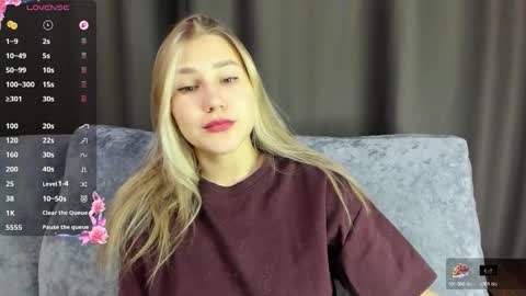 Snapshot of and1sa chatting on 12/04/25, 06:27 Andisa online show from 12/04/25, 06:27