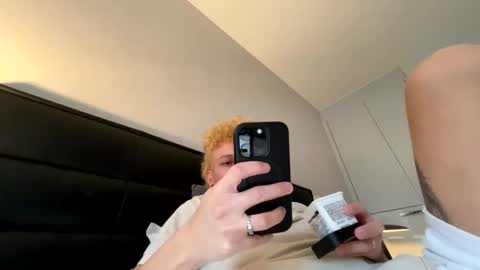 Snapshot of anddres_boss chatting on 02/15/25, 12:11 Tell Me ANDRESS ----- online show from 02/15/25, 12:11