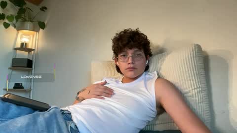 Snapshot of anddres_boss chatting on 09/29/25, 02:44 Tell Me ANDRESS ----- online show from 09/29/25, 02:44