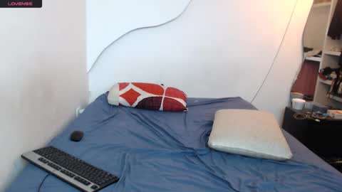 Snapshot of andr720413838 chatting on 12/02/25, 08:15 andr720413838 online show from 12/02/25, 08:15