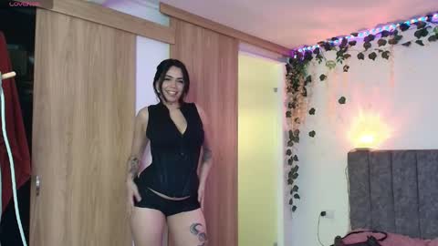 Snapshot of andra_rosse chatting on 05/23/26, 05:17 Andra de la Rosse online show from 05/23/26, 05:17
