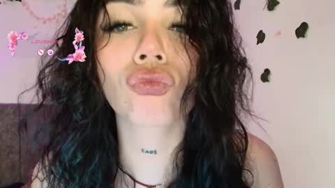 Snapshot of andra_rosse chatting on 06/06/26, 08:08 Andra de la Rosse online show from 06/06/26, 08:08