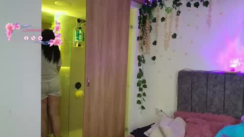 Snapshot of andra_rosse chatting on 06/20/26, 08:55 Andra de la Rosse online show from 06/20/26, 08:55