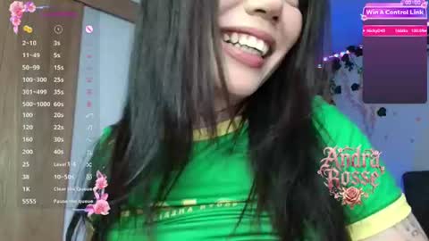 Snapshot of andra_rosse chatting on 08/06/26, 04:14 Andra de la Rosse online show from 08/06/26, 04:14