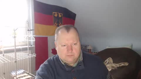 Snapshot of andre124231 chatting on 12/13/24, 09:35 Andre online show from 12/13/24, 09:35