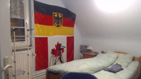 Snapshot of andre124231 chatting on 12/18/24, 05:10 Andre online show from 12/18/24, 05:10