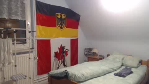 Snapshot of andre124231 chatting on 12/20/24, 10:00 Andre online show from 12/20/24, 10:00