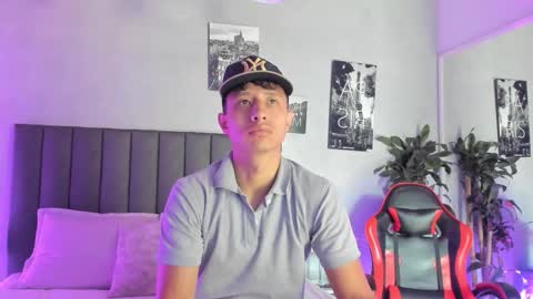 Snapshot of andre_blow chatting on 09/28/25, 12:54 Andre Blow online show from 09/28/25, 12:54