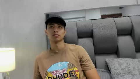 Snapshot of andre_blow chatting on 10/10/25, 12:04 Andre Blow online show from 10/10/25, 12:04