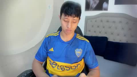 Snapshot of andre_blow chatting on 10/25/25, 02:02 Andre Blow online show from 10/25/25, 02:02