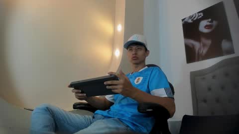 Snapshot of andre_blow chatting on 10/27/25, 03:05 Andre Blow online show from 10/27/25, 03:05