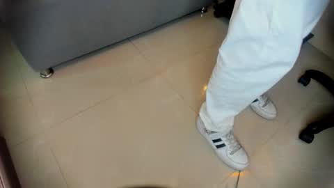 Snapshot of andre_blow chatting on 10/29/25, 03:36 Andre Blow online show from 10/29/25, 03:36