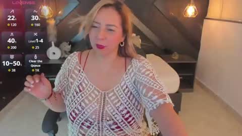 Snapshot of andre_soto_ chatting on 07/08/26, 01:54 A N D R E online show from 07/08/26, 01:54