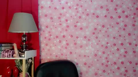 Snapshot of andrea06121998 chatting on 10/04/25, 10:46 andrea06121998 online show from 10/04/25, 10:46