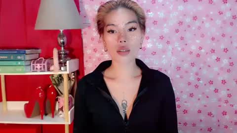 Snapshot of andrea06121998 chatting on 10/24/25, 11:39 andrea06121998 online show from 10/24/25, 11:39