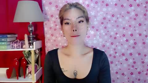 Snapshot of andrea06121998 chatting on 10/25/25, 12:23 andrea06121998 online show from 10/25/25, 12:23