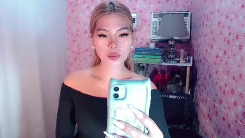 Snapshot of andrea06121998 chatting on 02/05/26, 10:42 andrea06121998 online show from 02/05/26, 10:42