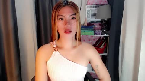 Snapshot of andrea06121998 chatting on 02/23/26, 11:51 andrea06121998 online show from 02/23/26, 11:51