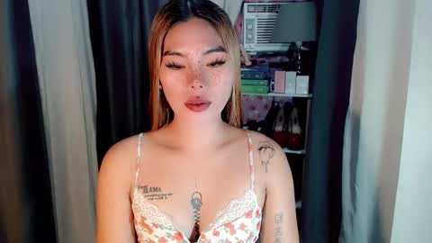 andrea06121998 online show from 04/03/26, 12:36