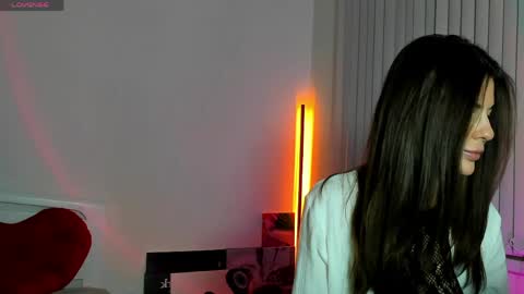 Snapshot of andrea__bass chatting on 05/31/26, 06:09 andrea__bass online show from 05/31/26, 06:09