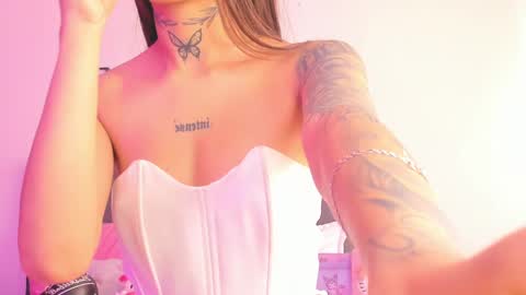 Snapshot of andrea_flow chatting on 01/21/25, 01:54 Andrea online show from 01/21/25, 01:54