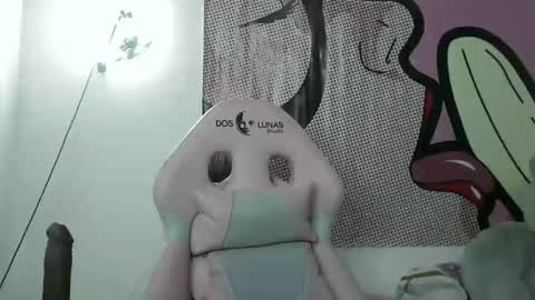 Snapshot of andrea_saenz_ chatting on 02/10/25, 06:42 online show from 02/10/25, 06:42