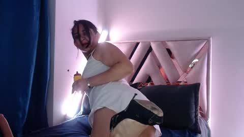 Snapshot of andrea_sexx_ chatting on 01/21/25, 12:57 Andrea online show from 01/21/25, 12:57