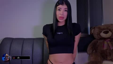 Snapshot of andrea_torres_ chatting on 02/04/26, 01:44 online show from 02/04/26, 01:44