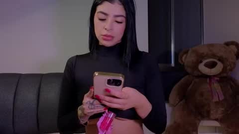 Snapshot of andrea_torres_ chatting on 02/17/26, 03:14 online show from 02/17/26, 03:14