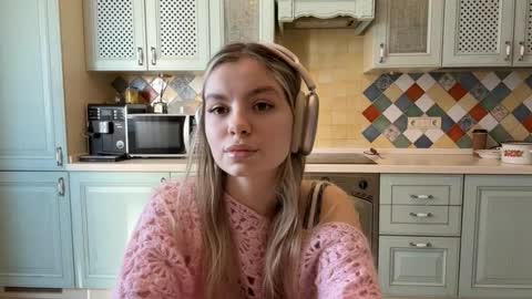 Mia or just MI online show from 03/19/26, 08:40