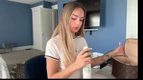 Andrea Elizabeth online show from 09/22/25, 02:30