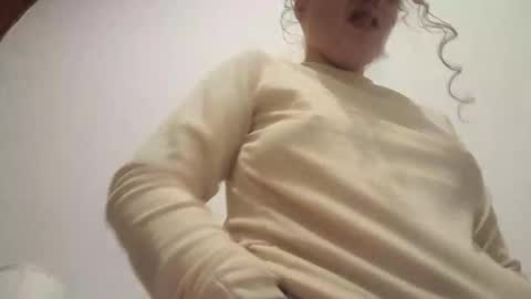 Snapshot of andreamartinssean2018 chatting on 06/10/26, 06:45 andreamartinssean2018 online show from 06/10/26, 06:45