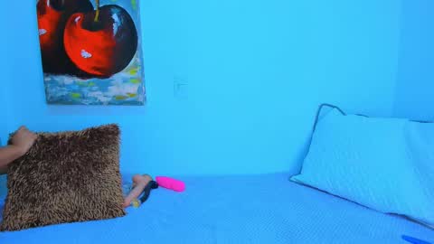 Snapshot of andreamodel chatting on 02/16/25, 09:37 andrea online show from 02/16/25, 09:37