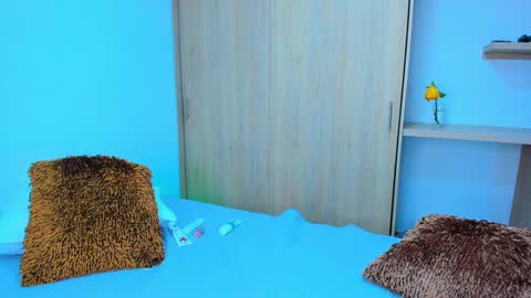 Snapshot of andreamodel chatting on 02/19/25, 04:00 andrea online show from 02/19/25, 04:00