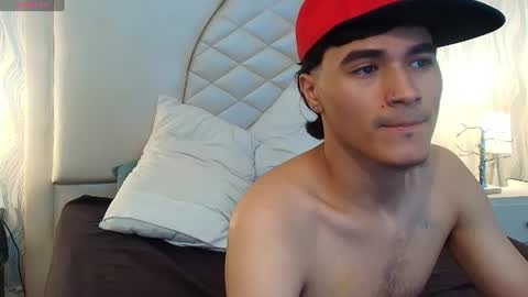 Snapshot of andreao_pirlo chatting on 07/15/26, 01:49 Andreao online show from 07/15/26, 01:49