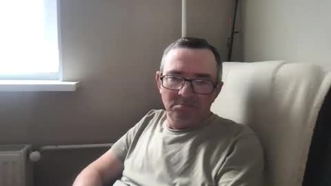 Snapshot of andreass60 chatting on 05/16/26, 01:54 andreass60 online show from 05/16/26, 01:54