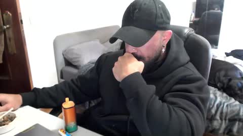  Instagram  online show from 12/16/25, 02:11