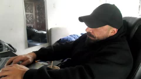Snapshot of andrecampos87 chatting on 01/10/26, 02:30 Instagram online show from 01/10/26, 02:30