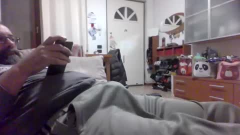 Snapshot of andrecool979 chatting on 04/12/26, 08:58 Andre online show from 04/12/26, 08:58