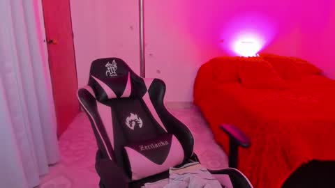 Snapshot of andreeart chatting on 02/01/25, 06:32 ig online show from 02/01/25, 06:32