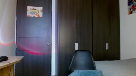 Snapshot of andreew_santana chatting on 10/02/25, 01:29 Andrew online show from 10/02/25, 01:29