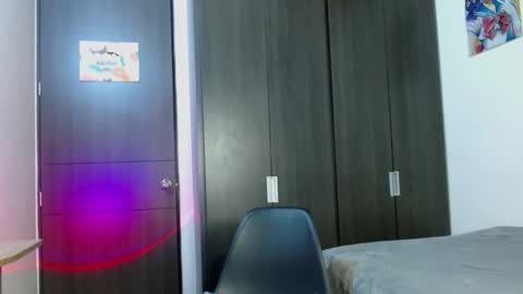 Snapshot of andreew_santana chatting on 10/07/25, 02:20 Andrew online show from 10/07/25, 02:20