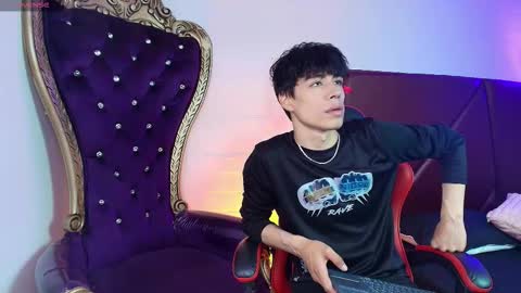 Snapshot of andreew_style_ chatting on 03/25/26, 07:53 andreew_style_ online show from 03/25/26, 07:53