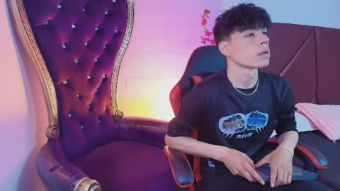 Snapshot of andreew_style_ chatting on 04/13/26, 08:25 andreew_style_ online show from 04/13/26, 08:25