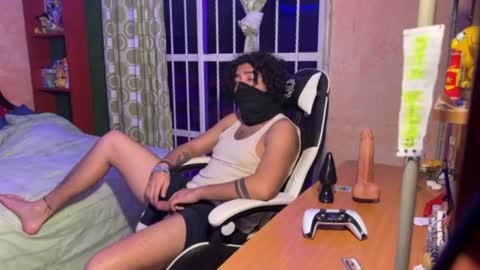 Snapshot of andrelabuda9 chatting on 10/09/25, 03:48 Andre Labuda online show from 10/09/25, 03:48