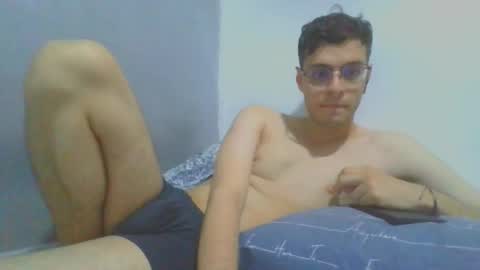 andres129494 online show from 11/26/25, 02:23