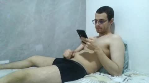 Snapshot of andres129494 chatting on 03/28/26, 02:00 andres129494 online show from 03/28/26, 02:00